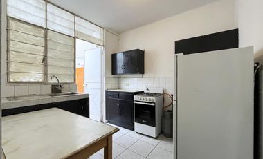 Casa como terreno en San Isidro