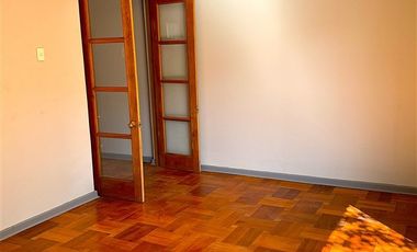 Casa en Arriendo en Luis Thayer Ojeda, Bilbao, El Bosque