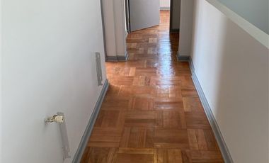 Casa en Arriendo en Luis Thayer Ojeda, Bilbao, El Bosque