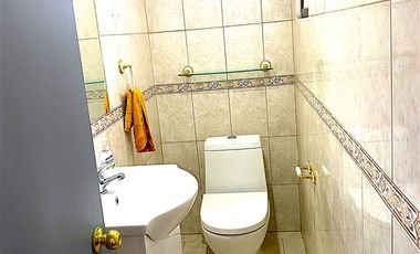 Casa en Arriendo en Luis Thayer Ojeda, Bilbao, El Bosque