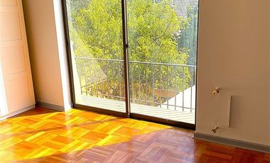 Casa en Arriendo en Luis Thayer Ojeda, Bilbao, El Bosque