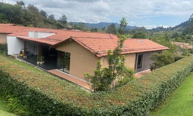 🏡 CASA EN VENTA UBICADA EN EL RETIRO SECTOR LA FE