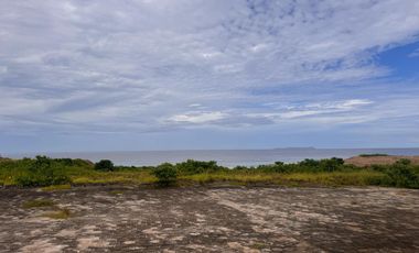 Hermoso terreno frente al mar