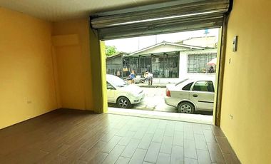 Local Comercial en Ernesto Alban y Pasaje 1SO Cdla. del Maestro  EliC