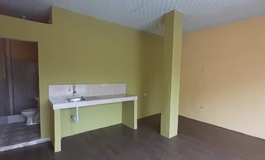 Local Comercial en Ernesto Alban y Pasaje 1SO Cdla. del Maestro  EliC