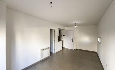 Departamento de 1 dormitorio con radiadores a metros de Bv. Oroño