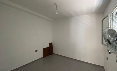 Casa de 3 Dormit   Dependencia de Servicio / Departamento  3 Bños y Cochera p/3 Vehiculos!