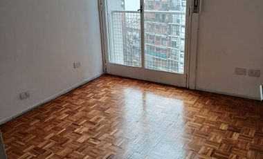 Departamento en Alquiler - Belgrano 4 ambientes con cochera fija