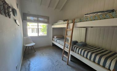 Casa en  ALQUILER TEMPORAL, CASA, COSTA ESMERALDA, BARRIO SENDEROS I, LOTE 171, 4 AMBIENTES