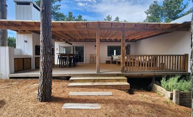 Casa en  ALQUILER TEMPORAL, CASA, COSTA ESMERALDA, BARRIO SENDEROS I, LOTE 171, 4 AMBIENTES
