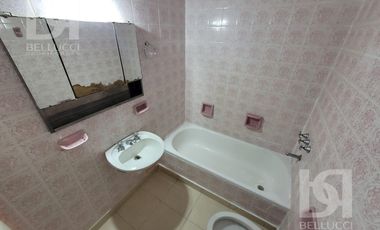 DEPARTAMENTO 2 AMBIENTES A LA CALLE CON BALCON SALIENTE