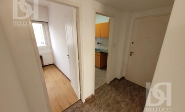 DEPARTAMENTO 2 AMBIENTES A LA CALLE CON BALCON SALIENTE