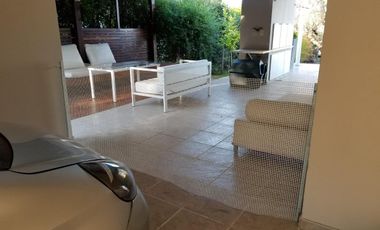 Casa AMOBLADA fondo Golf, 4 dorm. pileta y gran patio Lomas de La Carolina