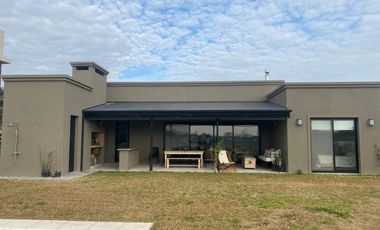 Casa en Alquiler, 4 Dormitorios, en El Campo Fincas Exclusivas, Cardales, GBA Norte