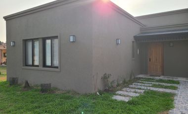 Casa en Alquiler, 4 Dormitorios, en El Campo Fincas Exclusivas, Cardales, GBA Norte