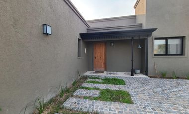 Casa en Alquiler, 4 Dormitorios, en El Campo Fincas Exclusivas, Cardales, GBA Norte