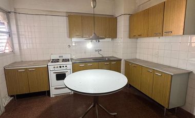 Departamento en  venta en Peatonal San Martin. 3 dormitorios + 2 baños