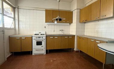Departamento en  venta en Peatonal San Martin. 3 dormitorios + 2 baños