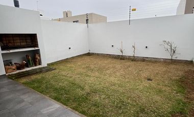 DUPLEX 4 DORMITORIOS EN PRADOS DE MANANTIALES