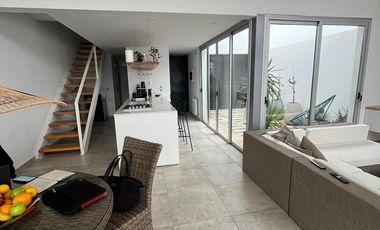 DUPLEX 4 DORMITORIOS EN PRADOS DE MANANTIALES