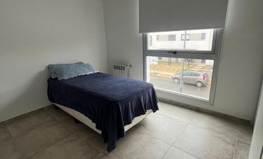 DUPLEX 4 DORMITORIOS EN PRADOS DE MANANTIALES