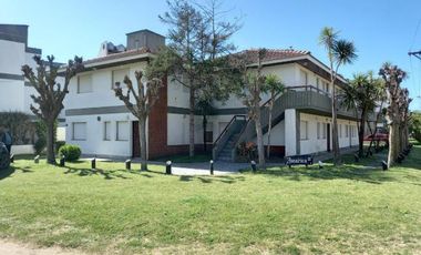 Casa en venta - 4 Dormitorios 3 Baños - Villa Gesell