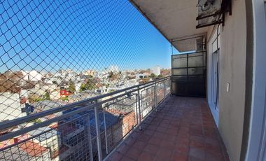 DEPARTAMENTO - ALQUILER - COLEGIALES - 2 AMB - FRENTE - BALCÓN