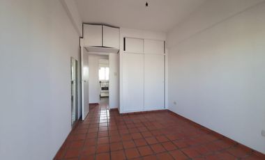 DEPARTAMENTO - ALQUILER - COLEGIALES - 2 AMB - FRENTE - BALCÓN