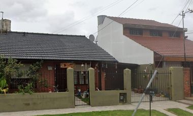 Casa en venta - 2 Dormitorios 2 Baños - Mar del Plata