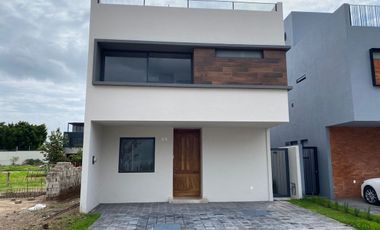 CASA EN RENTA EN PARQUES VALLARTA