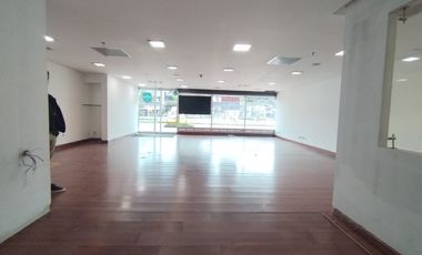 SE ARRIENDA LOCAL EN SANTA BARBARA