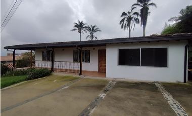 Casa en Arriendo La Mina Envigado