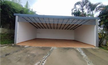 Casa en Arriendo La Mina Envigado