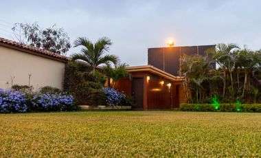Santa Elena Ballenita, Centro de Evento en Venta, 940m2, 3 Ambientes