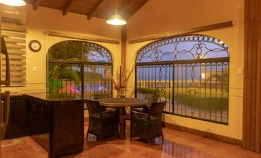 Santa Elena Ballenita, Centro de Evento en Venta, 940m2, 3 Ambientes