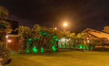 Santa Elena Ballenita, Centro de Evento en Venta, 940m2, 3 Ambientes