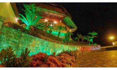 Santa Elena Ballenita, Centro de Evento en Venta, 940m2, 3 Ambientes