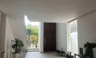 Casa en Renta – Lagos del Sol, Cancún | 4 Recámaras, Jacuzzi y Alberca Privada