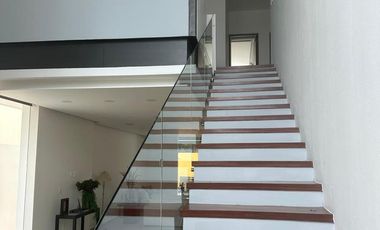 Casa en Renta – Lagos del Sol, Cancún | 4 Recámaras, Jacuzzi y Alberca Privada