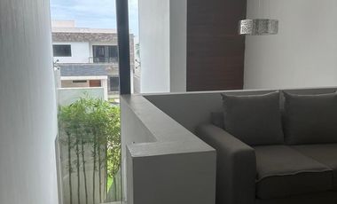 Casa en Renta – Lagos del Sol, Cancún | 4 Recámaras, Jacuzzi y Alberca Privada