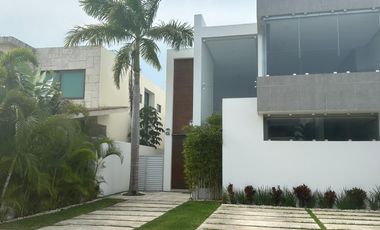 Casa en Renta – Lagos del Sol, Cancún | 4 Recámaras, Jacuzzi y Alberca Privada