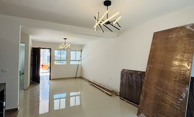 Casa con roof garden y recámara en planta baja – Fracc. privado en Coatepec