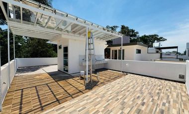 Casa con roof garden y recámara en planta baja – Fracc. privado en Coatepec