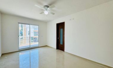 Casa con roof garden y recámara en planta baja – Fracc. privado en Coatepec