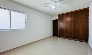 Casa con roof garden y recámara en planta baja – Fracc. privado en Coatepec