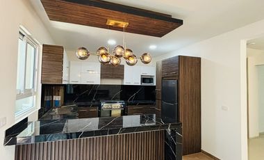 Casa con roof garden y recámara en planta baja – Fracc. privado en Coatepec