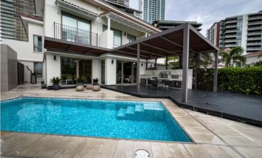 VENTA CASA EN SANTA MARIA CON PISCINA 4 RECAMARAS 693MTPRIVADA MLD