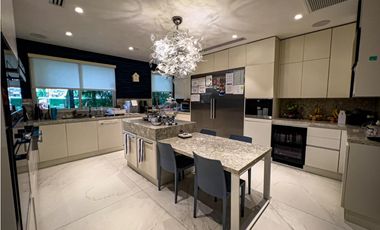 VENTA CASA EN SANTA MARIA CON PISCINA 4 RECAMARAS 693MTPRIVADA MLD