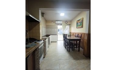SE VENDE  inmueble  ubicado en  zona céntrica. 