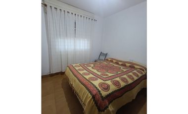 SE VENDE  inmueble  ubicado en  zona céntrica. 